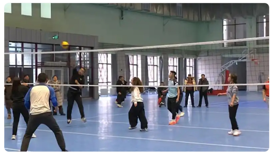 乌拉盖管理区举办2025年“天边草原杯”男女混合排球赛